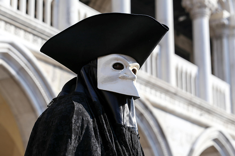 Bauta mask